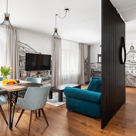 Peak Aparthotel - Old Town - By Cityhost Brasov Bagian luar foto