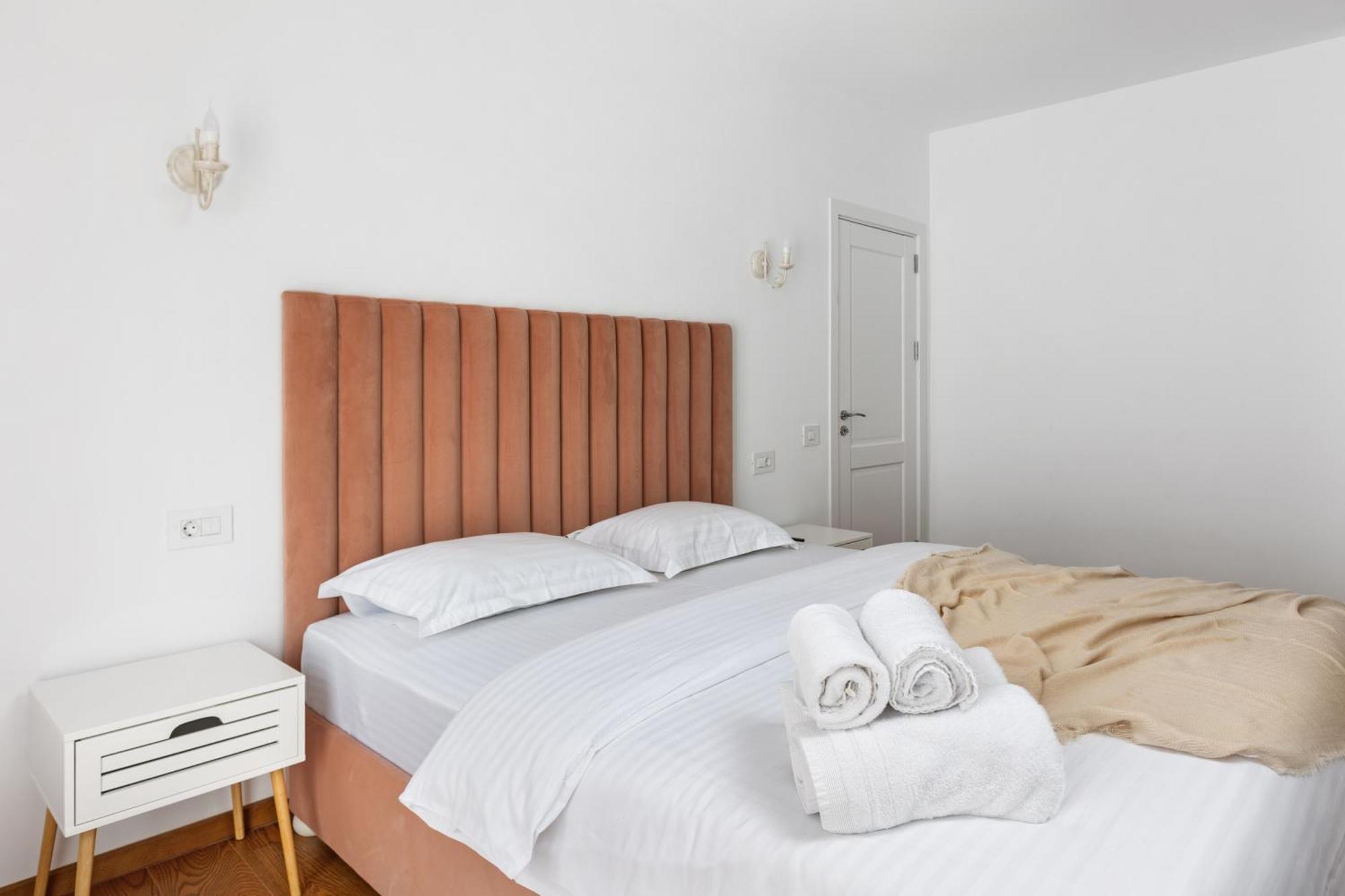 Peak Aparthotel - Old Town - By Cityhost Brasov Bagian luar foto